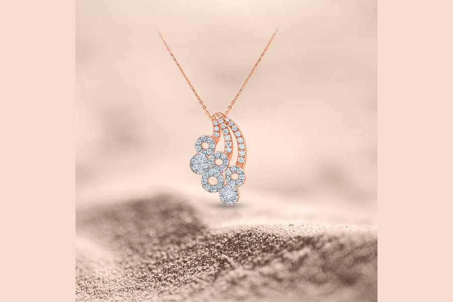 Pendant Necklace in Surat