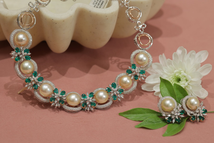 pearl and diamond necklace